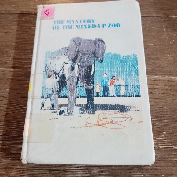 The Boxcar Children The Mystery of the Mixed-up Zoo Hardcover 1992 - Picture 1 of 10